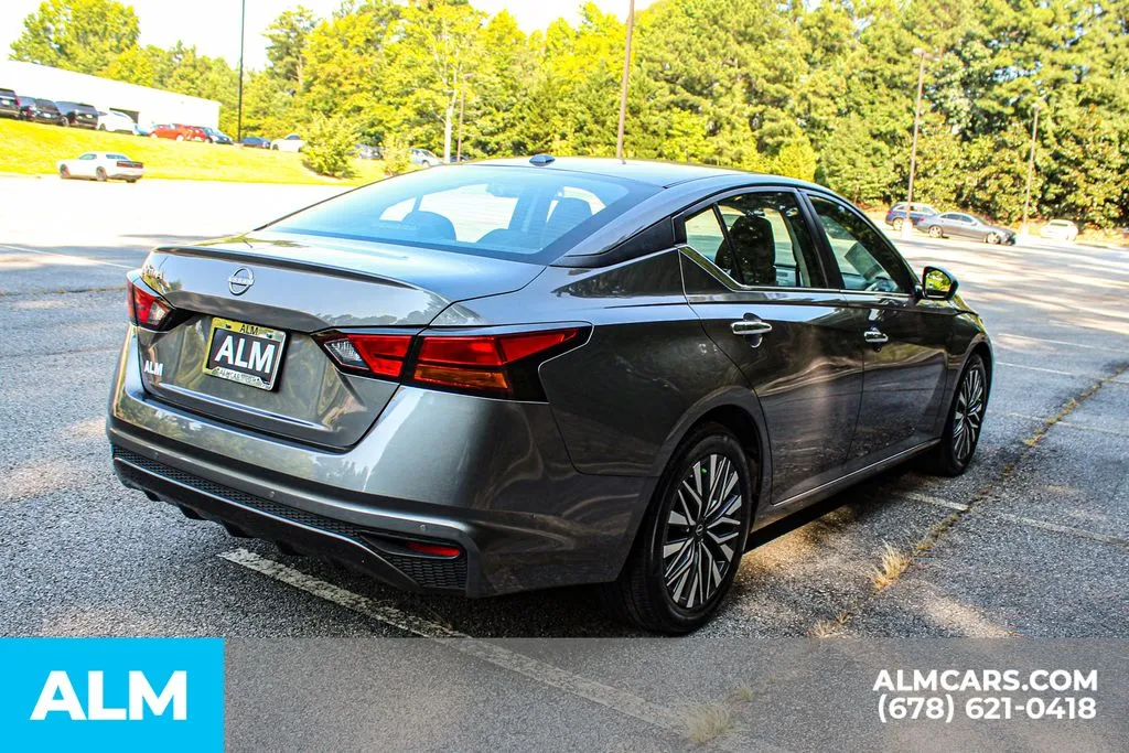 Nissan Altima photo 5