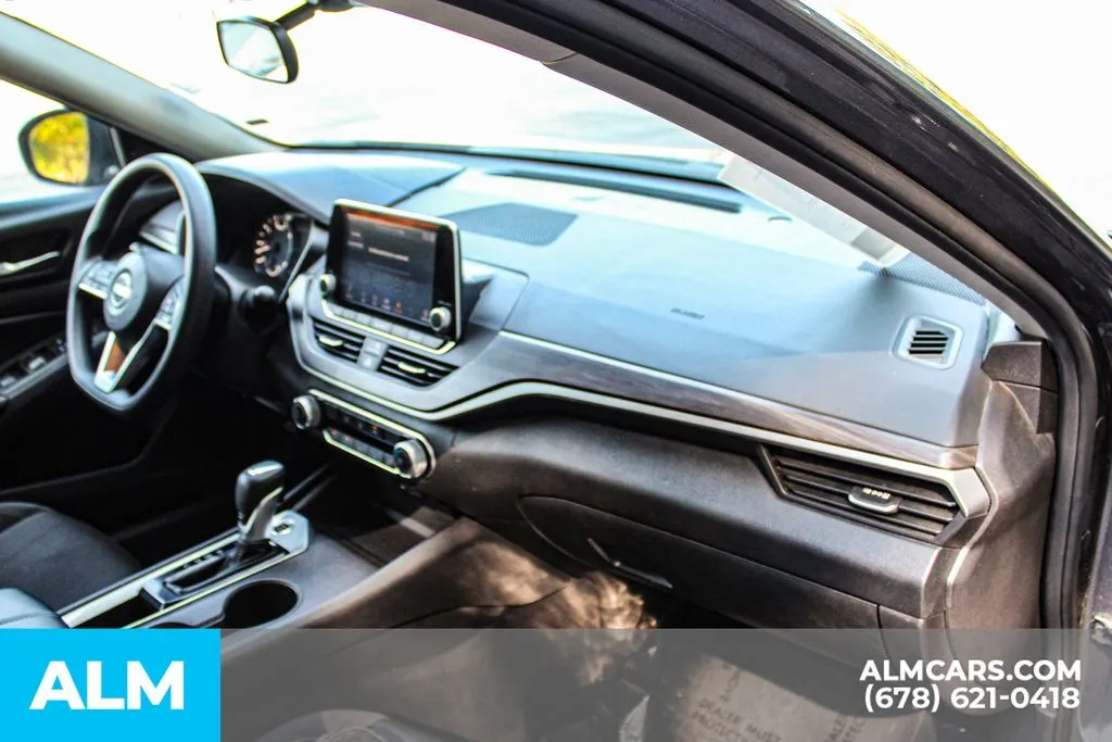 Nissan Altima photo 21