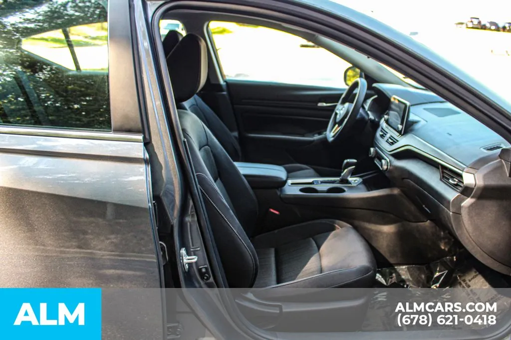Nissan Altima photo 18