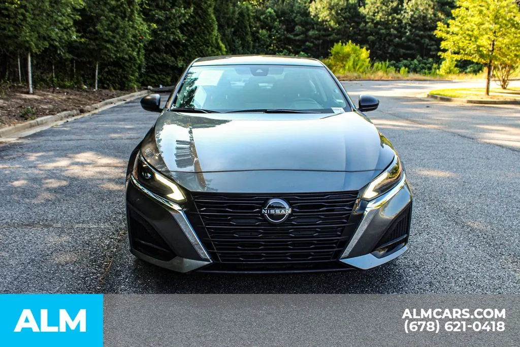 Nissan Altima photo 8