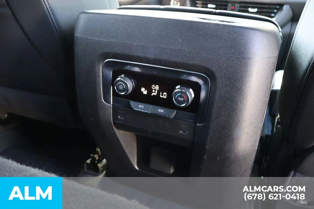 Chevrolet Tahoe photo 26