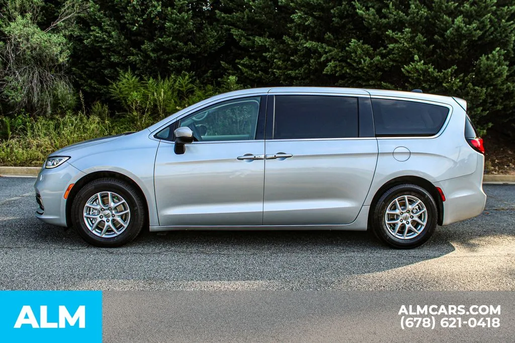 Chrysler Pacifica photo 6