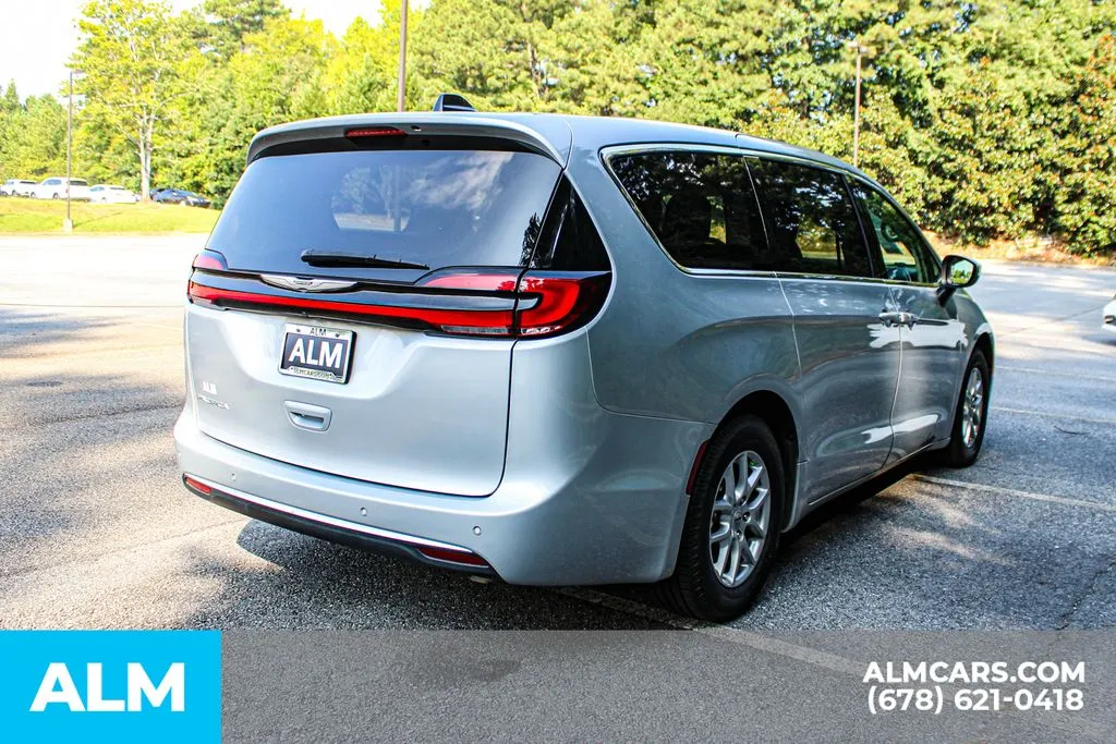 Chrysler Pacifica photo 5