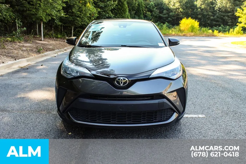 Toyota C-HR photo 9