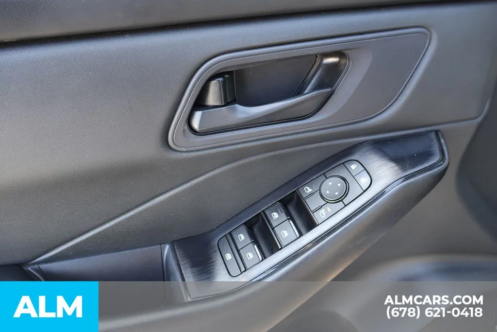 Nissan Rogue photo 11
