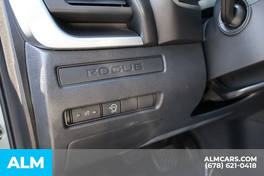 Nissan Rogue photo 15