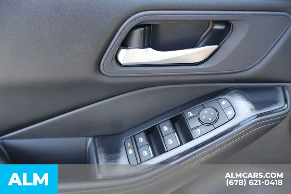 Nissan Rogue photo 11