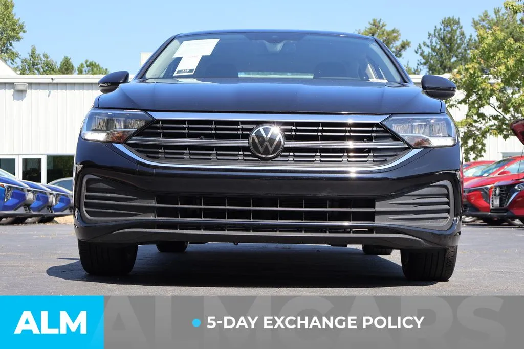 Volkswagen Jetta photo 3