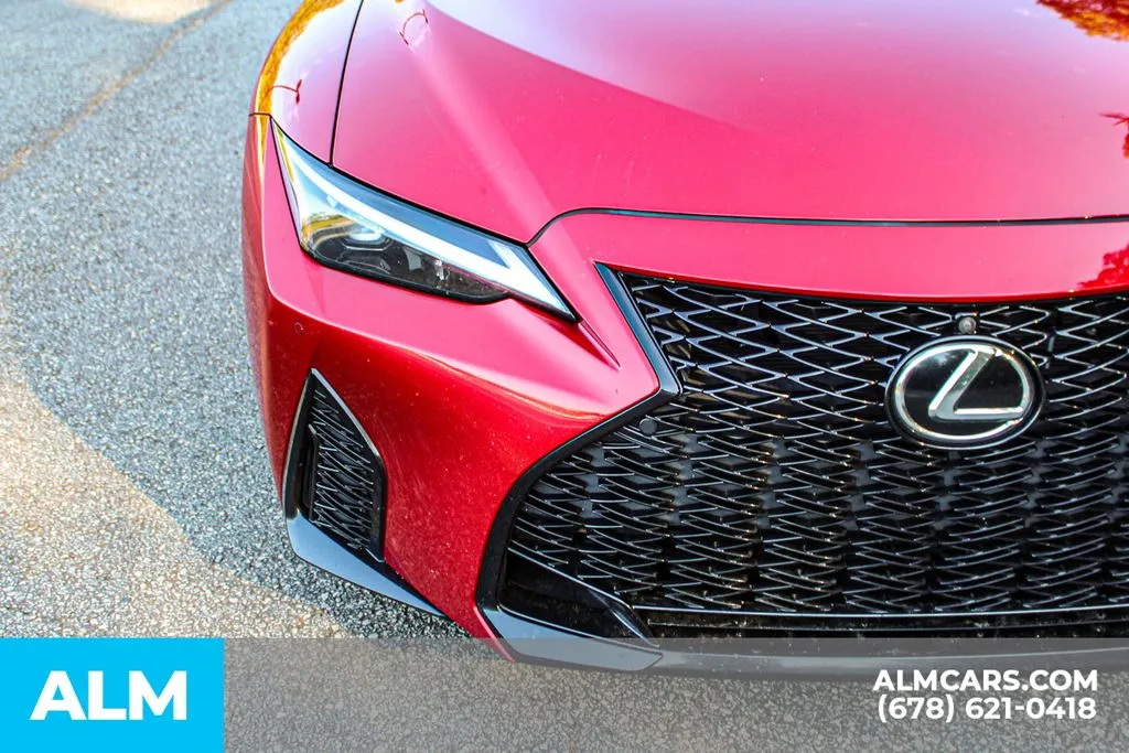 Lexus IS photo 11