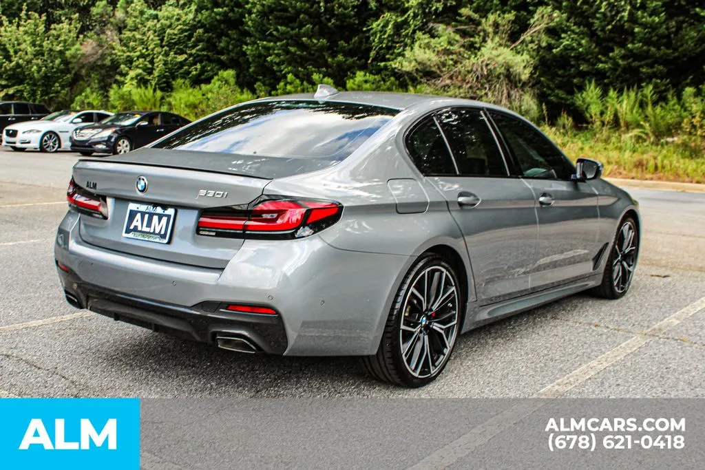 BMW 5 Series photo 5