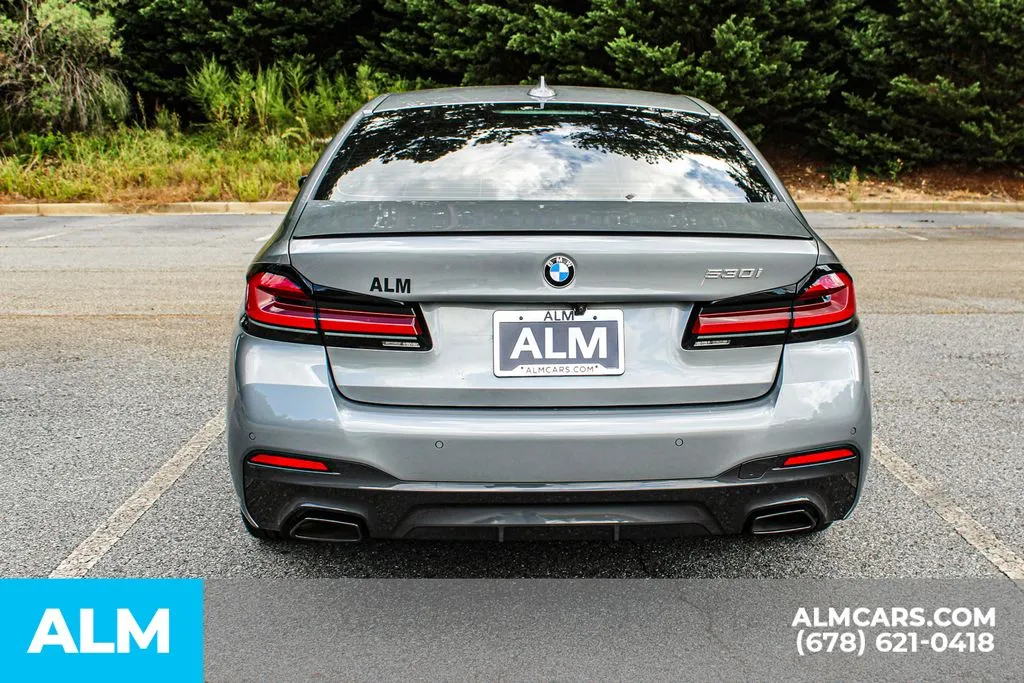 BMW 5 Series photo 10