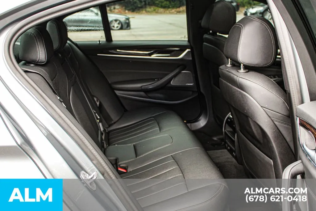 BMW 5 Series photo 18