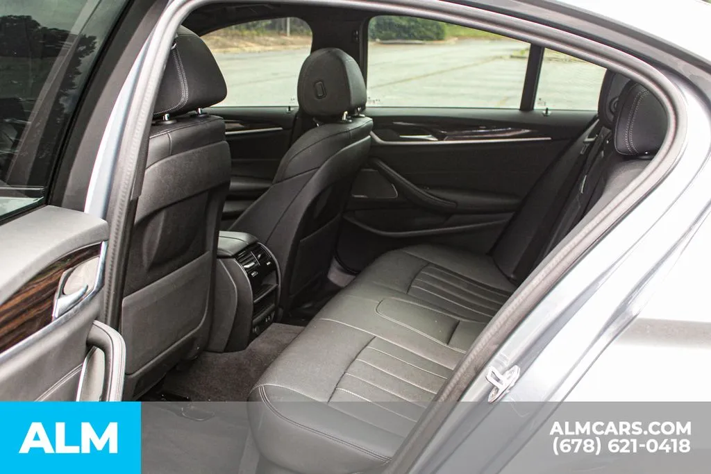 BMW 5 Series photo 17