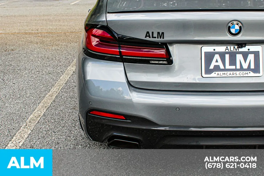 BMW 5 Series photo 12