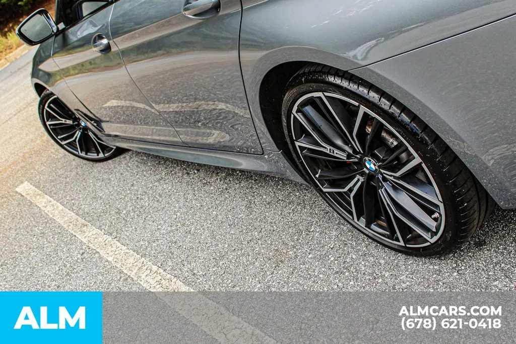 BMW 5 Series photo 14