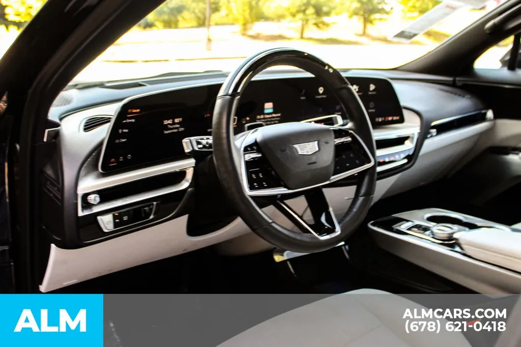 Cadillac LYRIQ photo 18