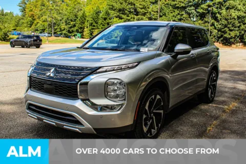 Photos of 2024 Mitsubishi Outlander SE for sale in Duluth, GA at ALM Gwinnett