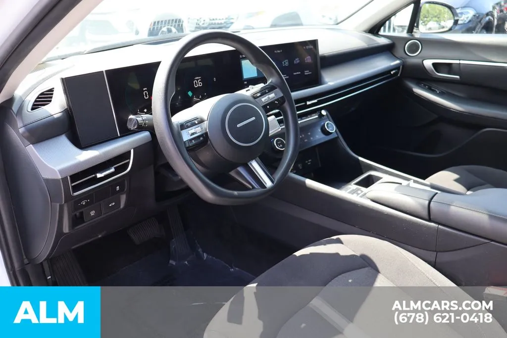 Hyundai Sonata photo 9