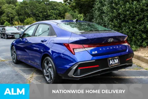 More photos of 2025 Hyundai Elantra SEL Convenience at ALM Gwinnett, GA