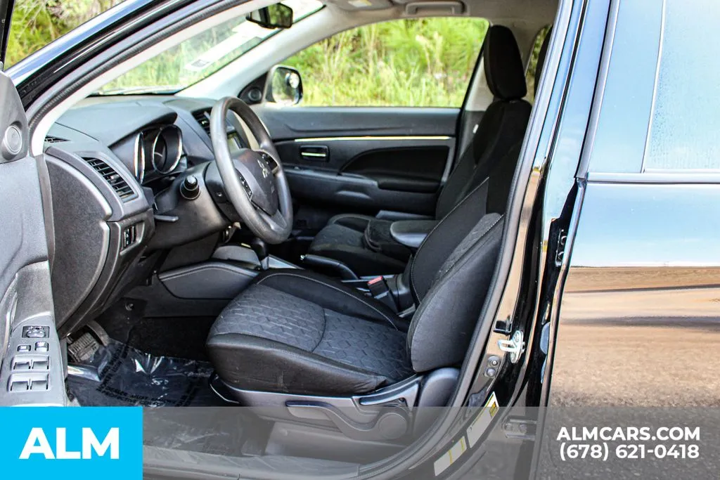 Mitsubishi Outlander Sport photo 14