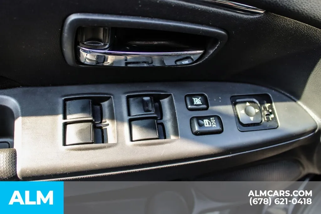 Mitsubishi Outlander Sport photo 36