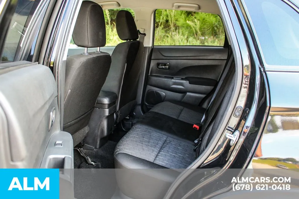 Mitsubishi Outlander Sport photo 15