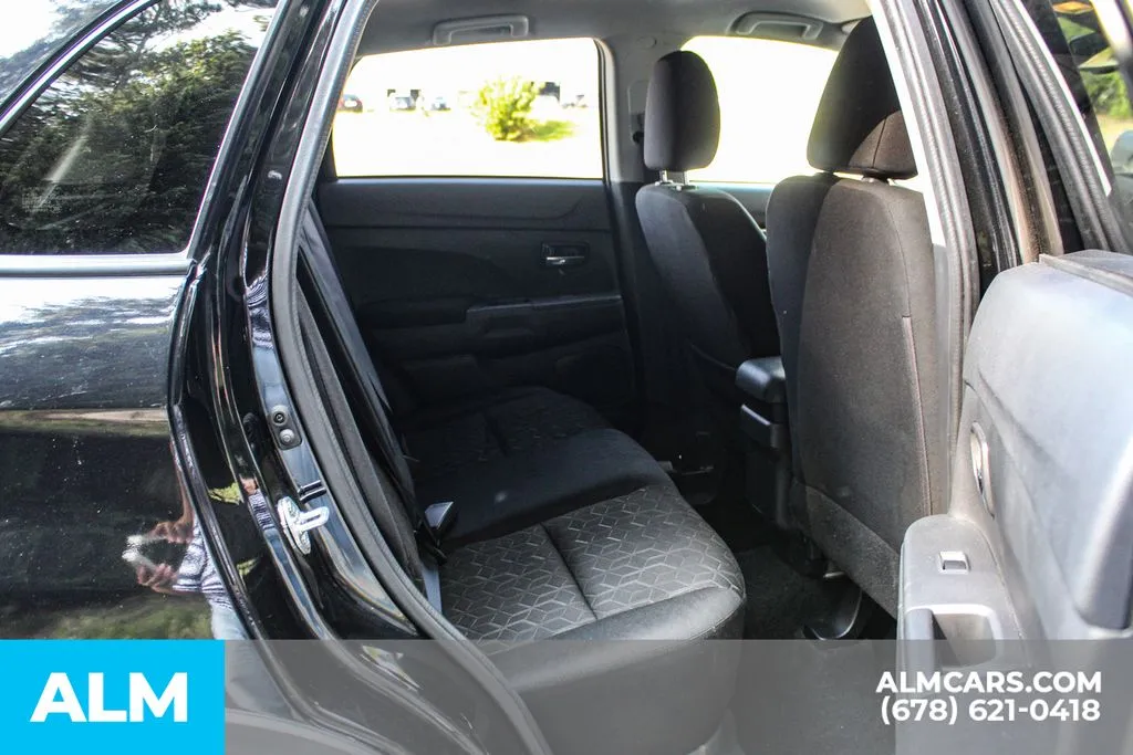 Mitsubishi Outlander Sport photo 16