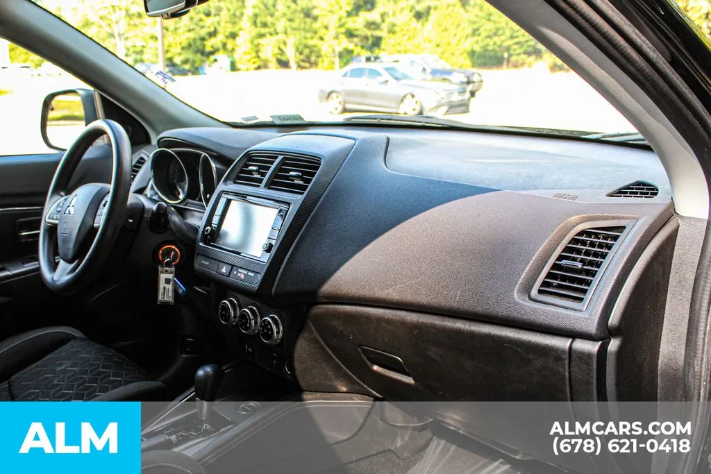 Mitsubishi Outlander Sport photo 21