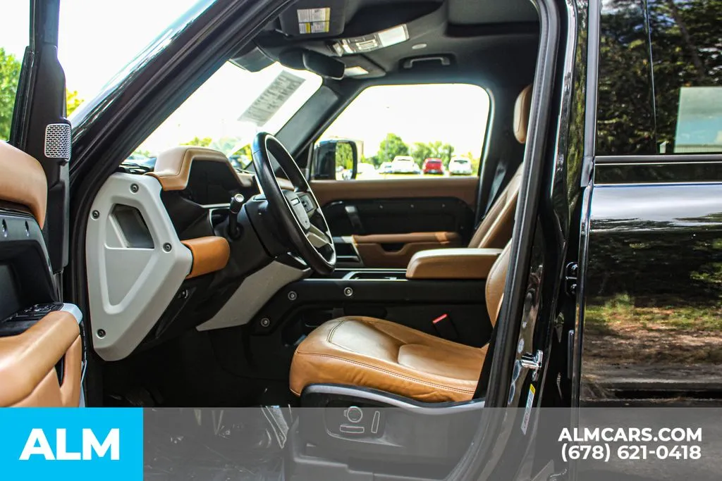 Land Rover Defender 130 photo 16
