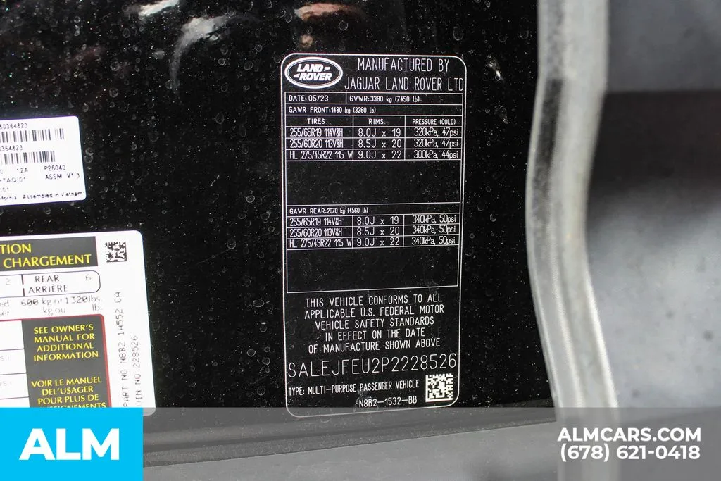Land Rover Defender 130 photo 38