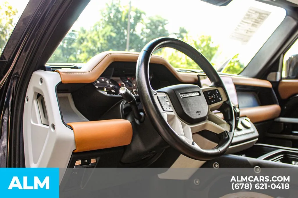 Land Rover Defender 130 photo 18