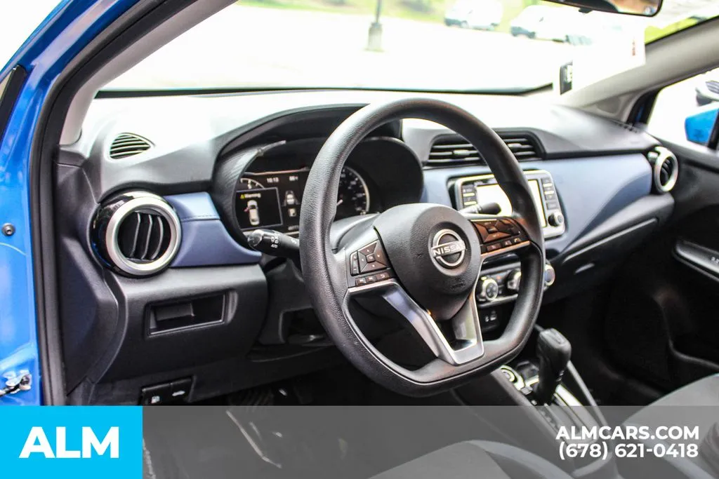 Nissan Versa photo 29