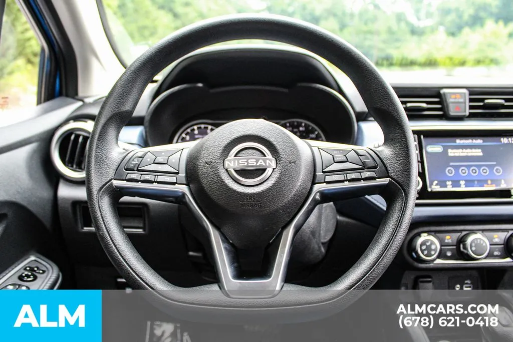 Nissan Versa photo 22