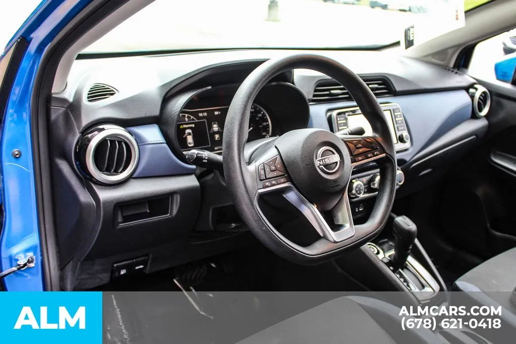 Nissan Versa photo 20