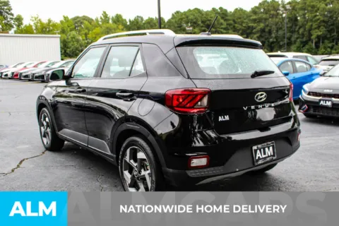 More photos of 2025 Hyundai Venue SEL at ALM Gwinnett, GA