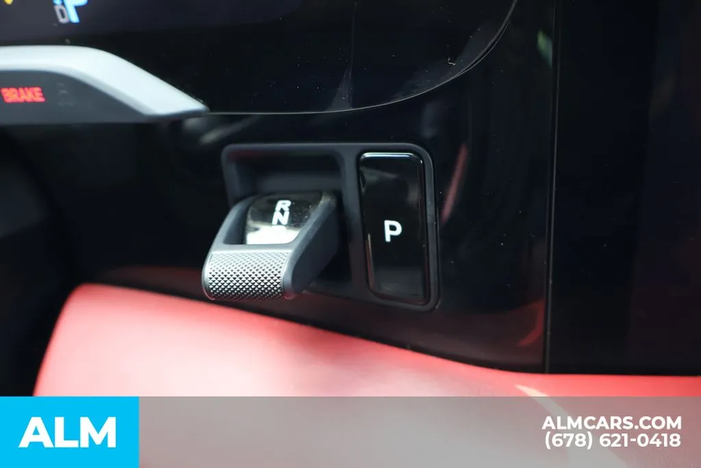 Porsche Taycan photo 33
