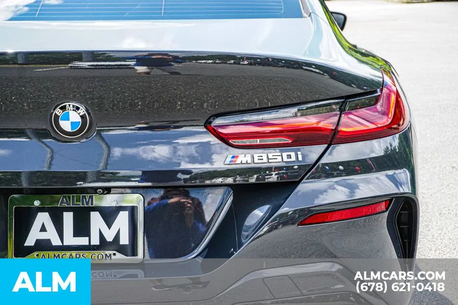 BMW 8 Series photo 12