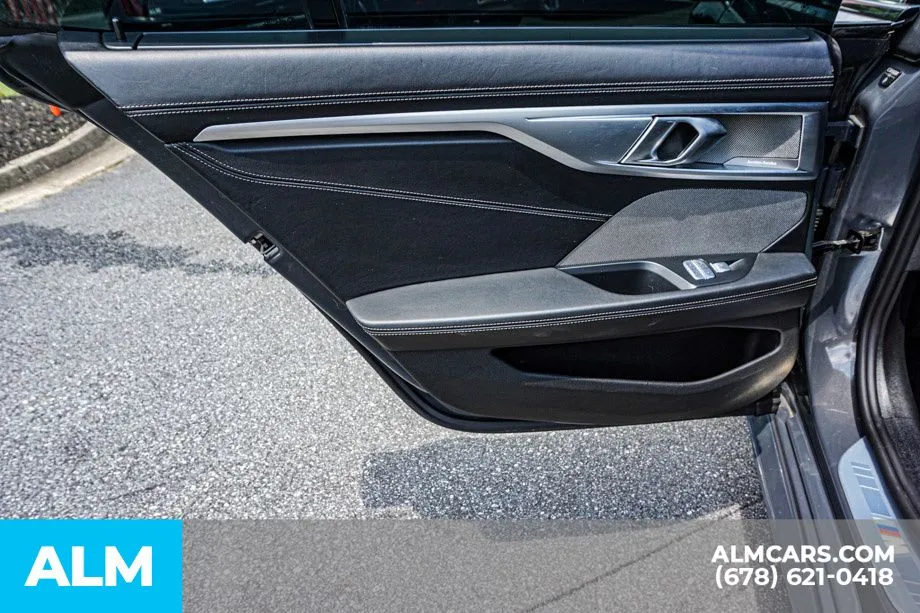 BMW 8 Series photo 52