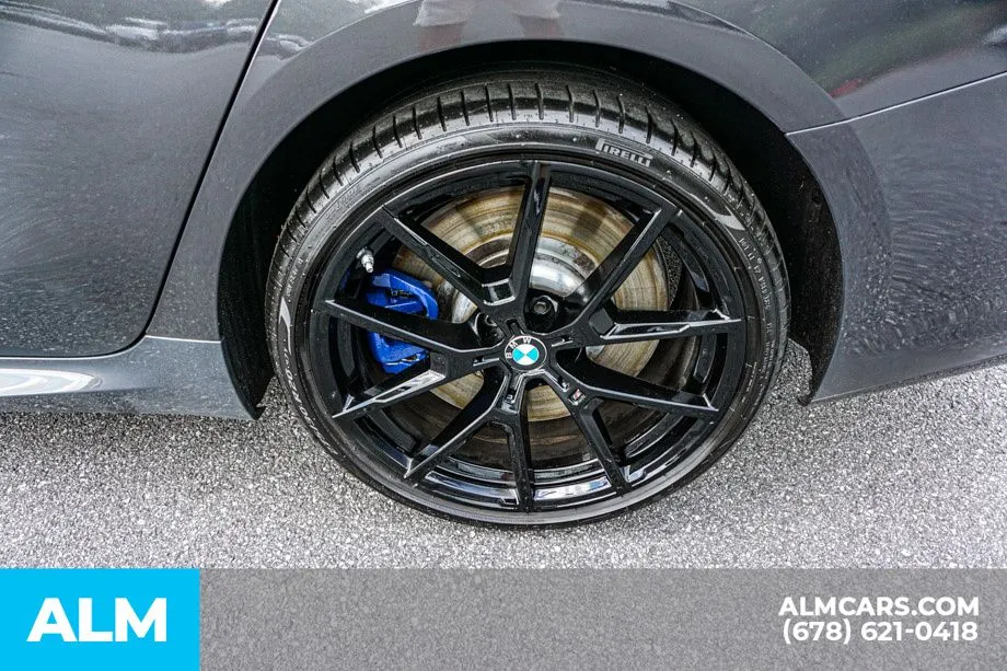 BMW 8 Series photo 16