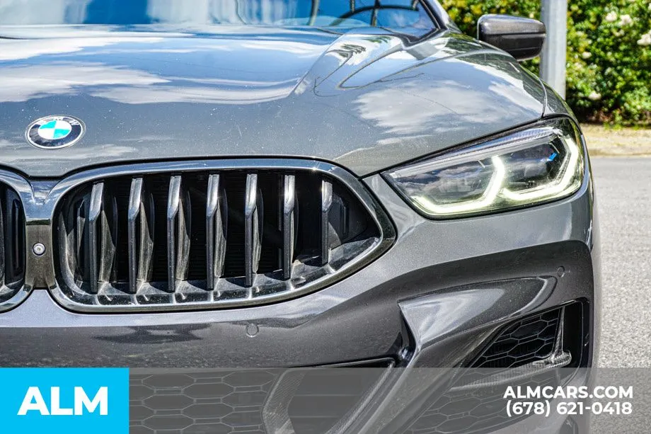 BMW 8 Series photo 11