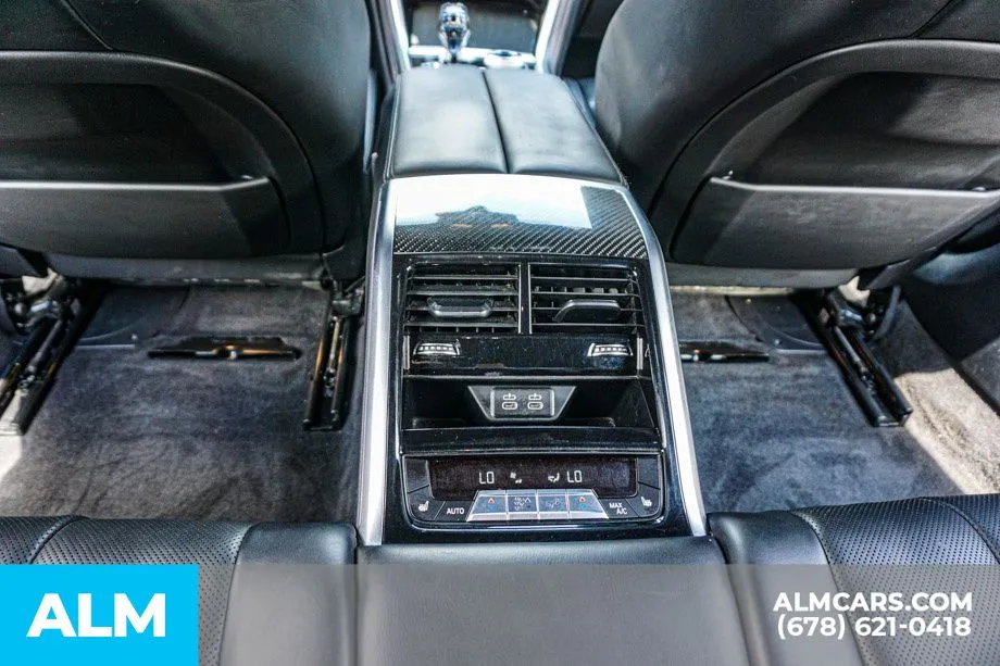 BMW 8 Series photo 30