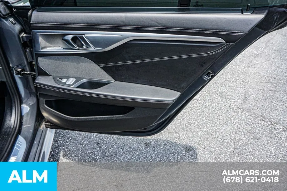 BMW 8 Series photo 58