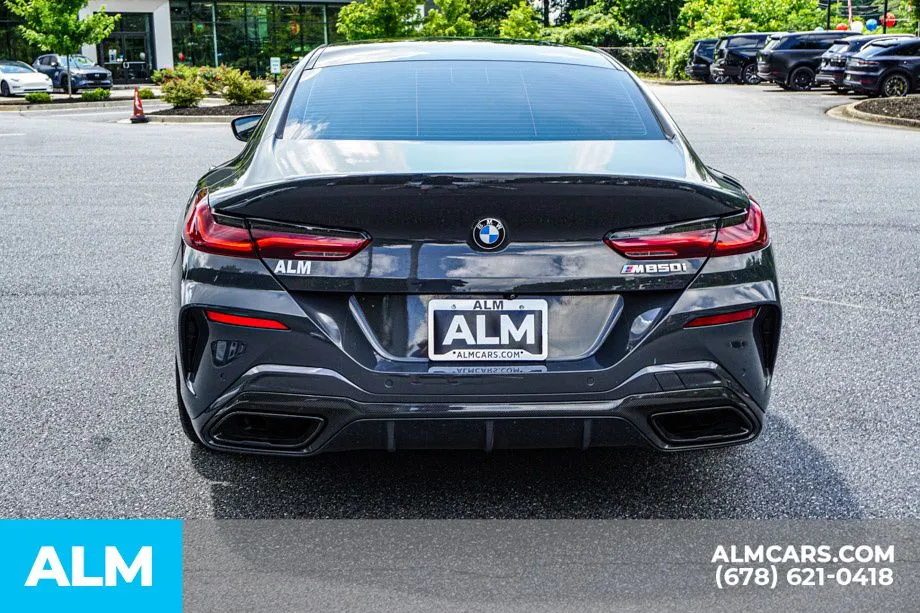 BMW 8 Series photo 10