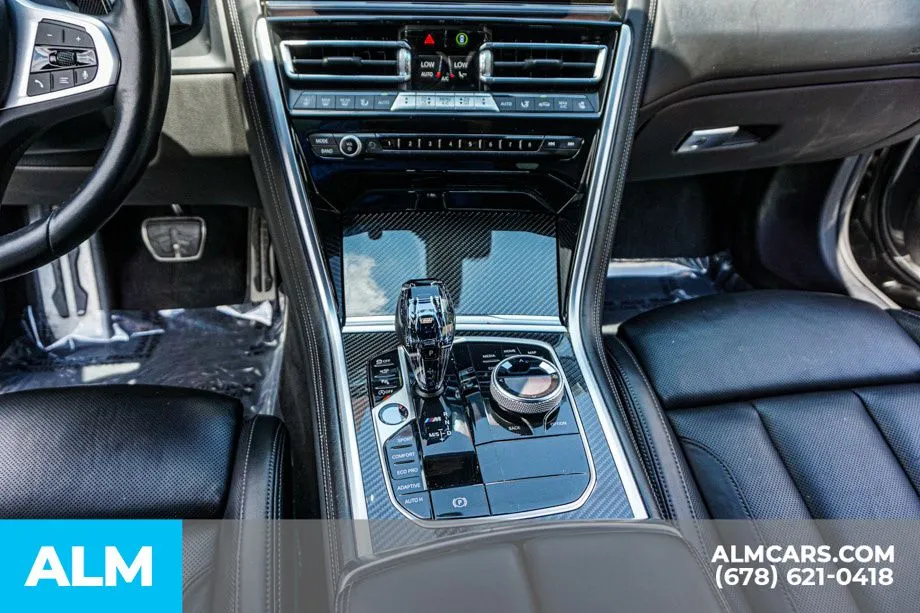BMW 8 Series photo 39