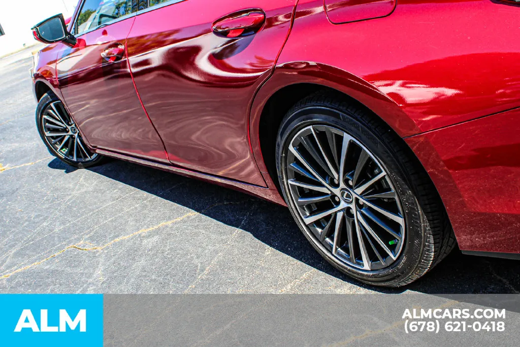 Lexus ES photo 12