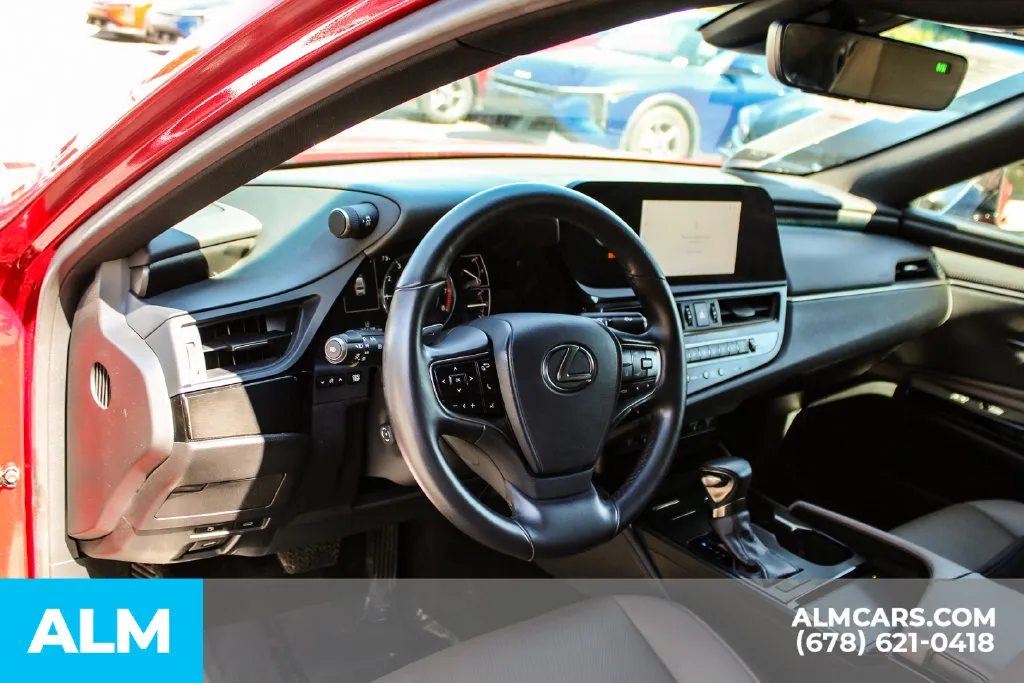 Lexus ES photo 21