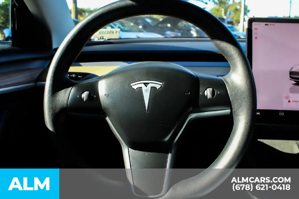 Tesla Model 3 photo 23