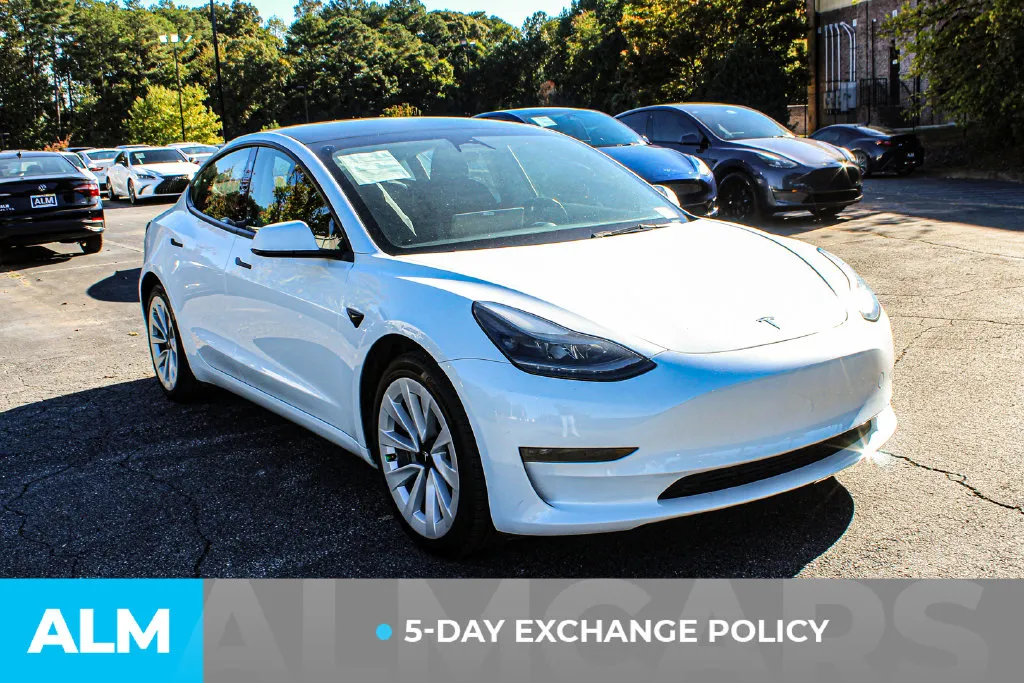 Tesla Model 3 photo 3