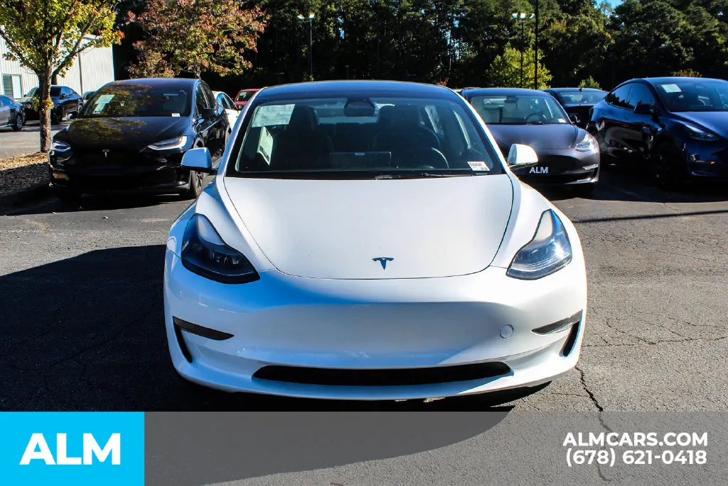 Tesla Model 3 photo 9