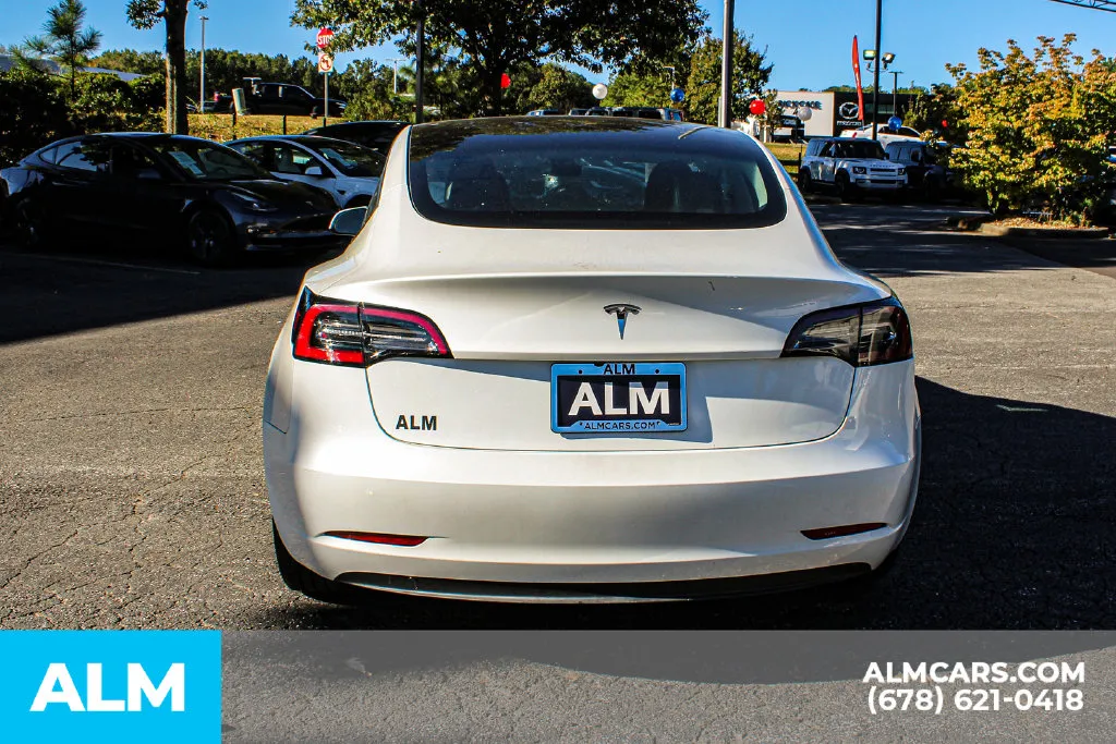 Tesla Model 3 photo 10